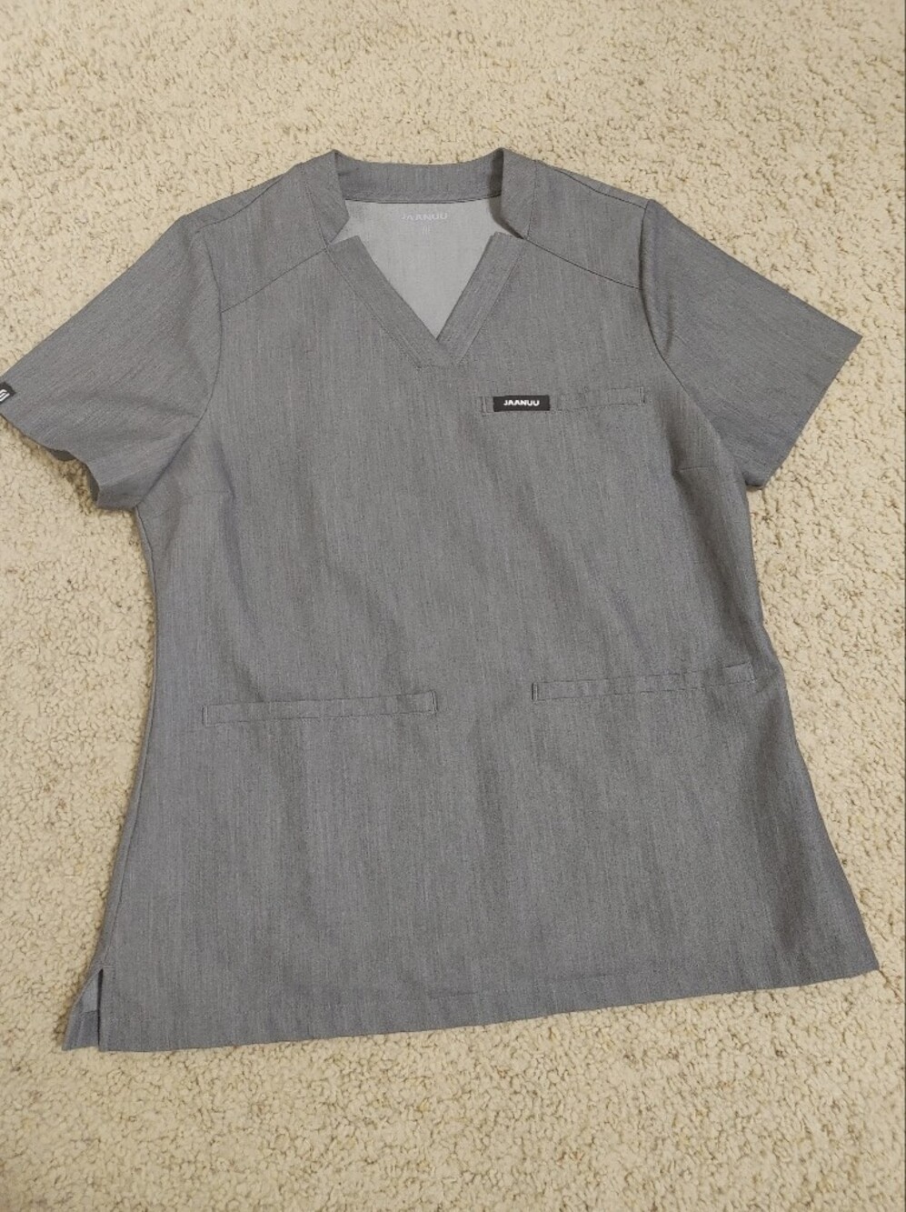 Jaanuu Helia Scrub Top Heather Gray Women's Size Small